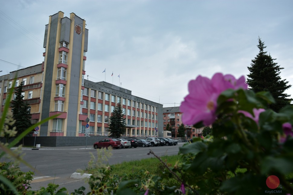 В Северодвинске торжественно открыли стелу «Город трудовой доблести»